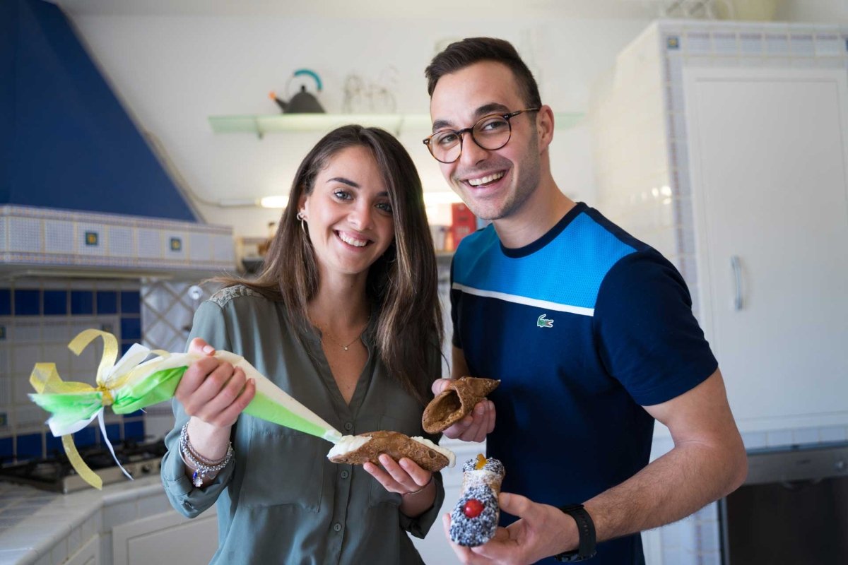 Kit 10 cannoli siciliani-prodotto con spedizione gratuita